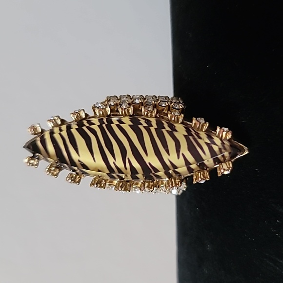 Vintage BETSEY JOHNSON Hollywood Glam Collection Tiger Stripe Cocktail Ring. 7.5 - Picture 3 of 8
